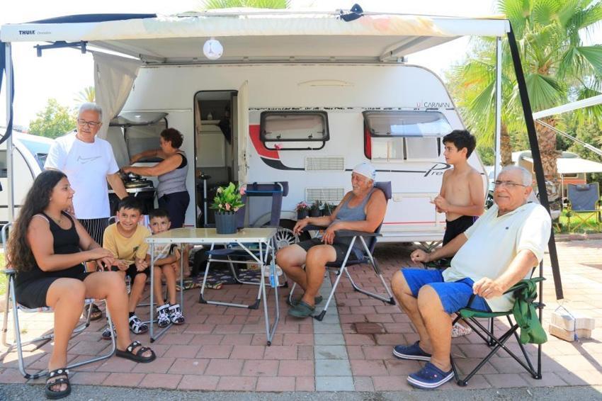 Bir günlük otel fiyatına 1 ay tatil yapılıyor: Antalya'da karavanla tatil imkanı yükselişte