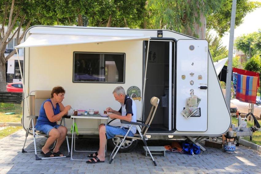 Bir günlük otel fiyatına 1 ay tatil yapılıyor: Antalya'da karavanla tatil imkanı yükselişte
