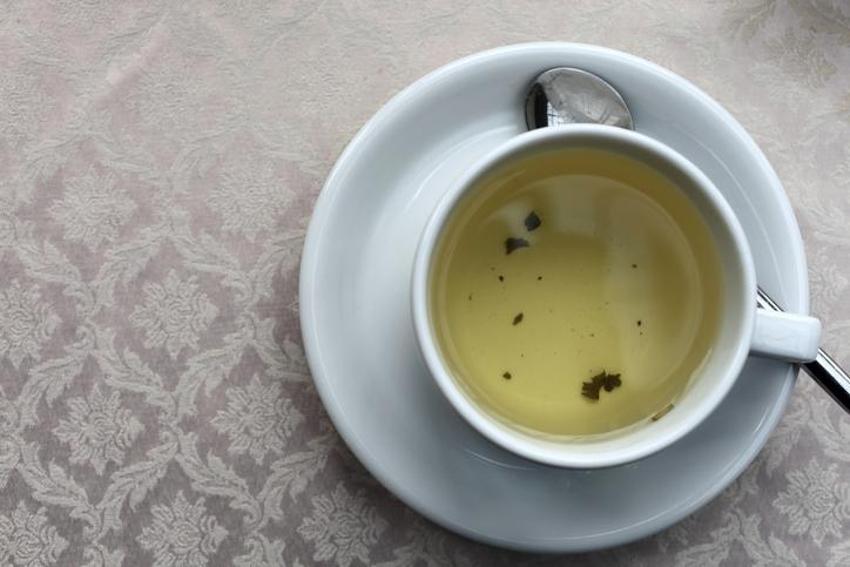 Leziz bayram sofraları geride kaldı, rutine dönme vakti geldi! Uzmanından ödem atıcı çay tarifi