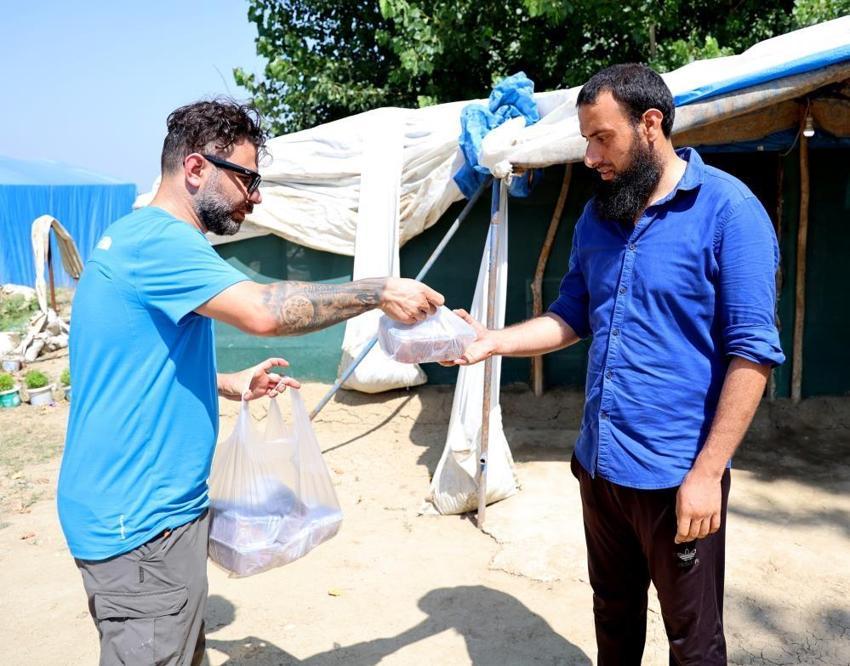 Adana'da kurban bayramı heyecanı! Binlerce aileye kurban eti dağıtıldı