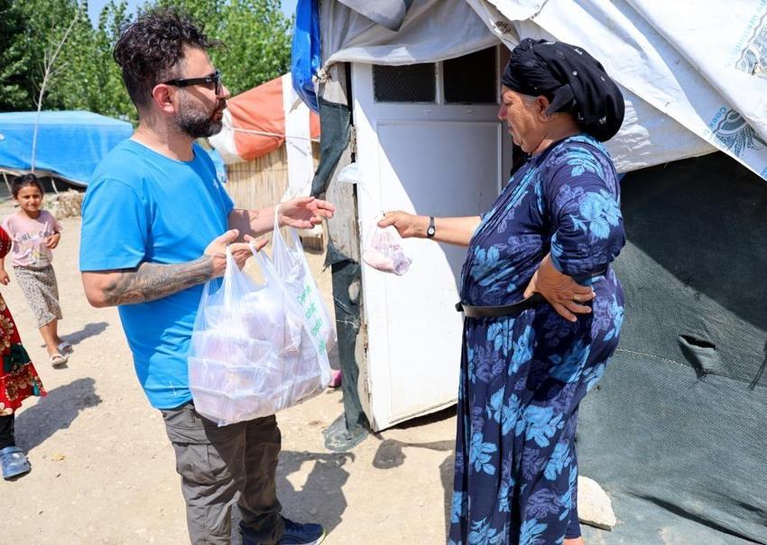 Adana'da kurban bayramı heyecanı! Binlerce aileye kurban eti dağıtıldı