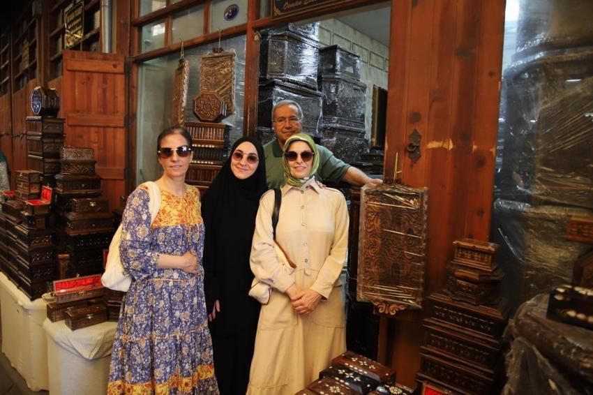 65 yıldır genç kızların çeyizlik sandıklarını el emeğiyle yapıyor