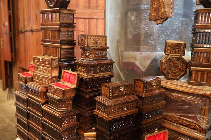 65 yıldır genç kızların çeyizlik sandıklarını el emeğiyle yapıyor