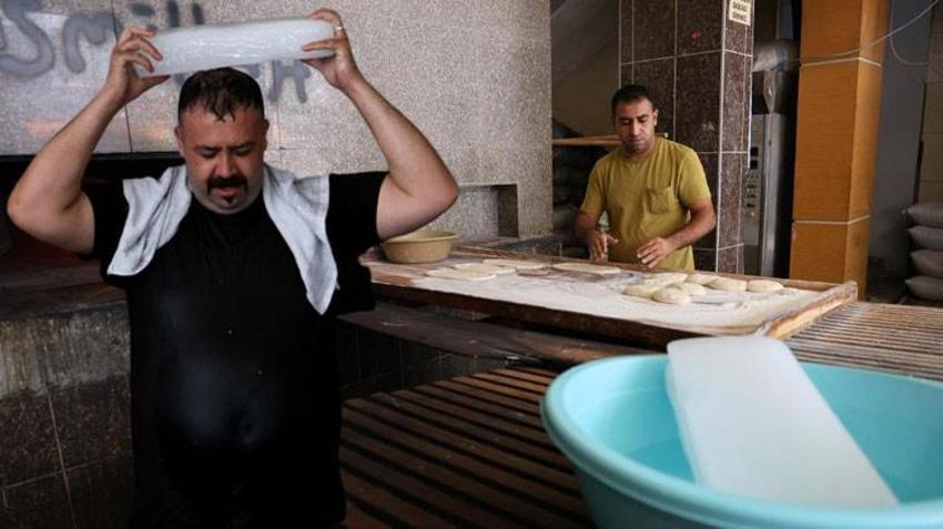 Fırın ustalarından sıcağa buz küplü çözüm! "Soğuk su olmazsa biz çatlarız"