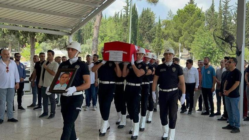 Eski emniyet müdürü kansere yenik düştü! Resmi tören düzenlendi
