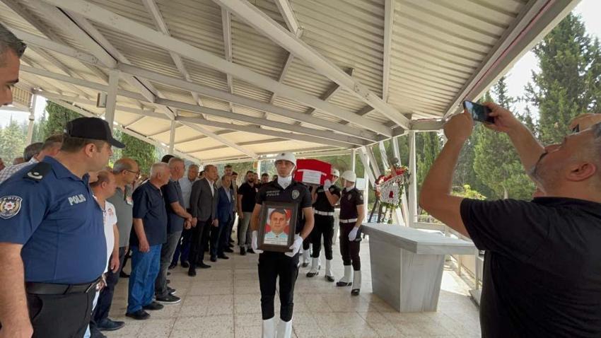 Eski emniyet müdürü kansere yenik düştü! Resmi tören düzenlendi