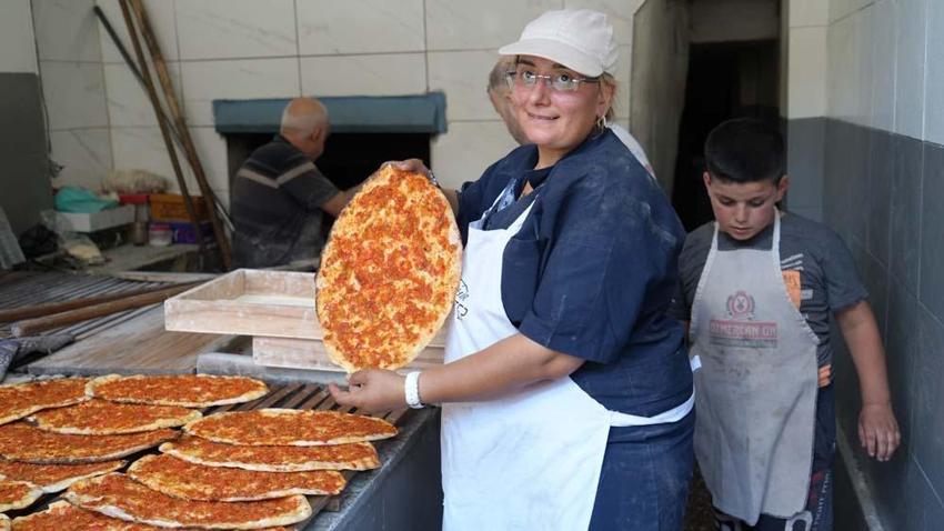 Gaziantep'in kadın pide ustası erkeklere taş çıkartıyor! Her gün bin 500 ekmek yaptık