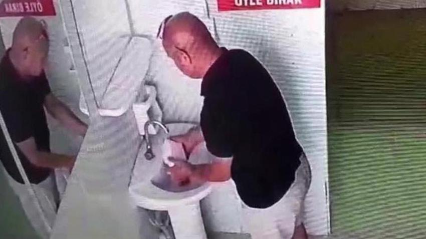 Cami tuvaletinde şok eden anlar! "Sözün bittiği yerdeyiz"