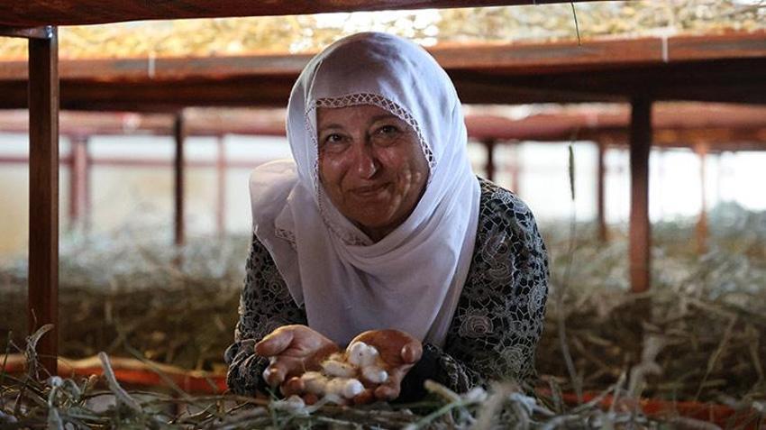 Babaannesinden esinlendi, yaşadığı şehirde bir ilke imza attı, şimdi paraya para demiyor
