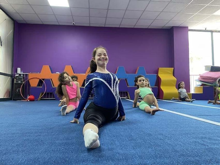 Adana'da sosyalleşmesi için jimnastiğe başladı, o artık dünya şampiyonu