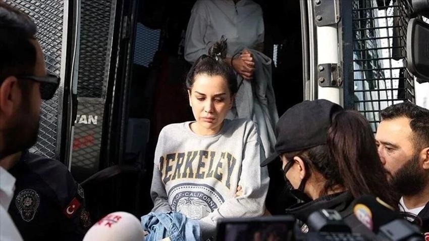 İş yeri kurşunlanmıştı! Dilan Polat'a sarılarak destek oldu