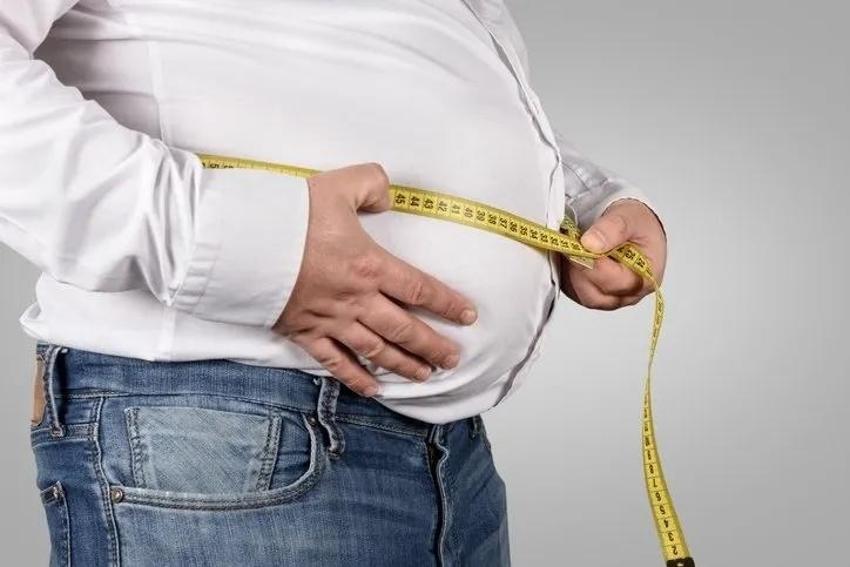 Spora gitmedi, diyet yapmadı! 10 ayda 23 kilo verdiren tüyoyu uygulayan adam tığ gibi delikanlı oldu
