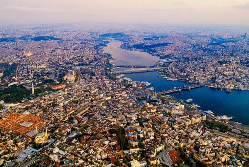 Konut fiyatları neden düşüyor? Ev almak isteyene 2024 için çarpıcı uyarı
