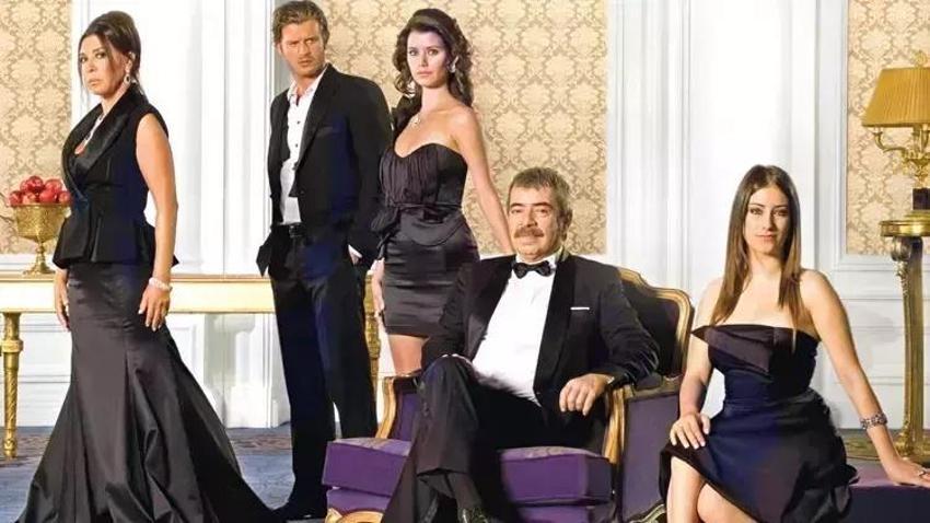 Aşk-ı Memnu bugün var mı? Aşkı Memnu tekrar bölümleri ne zaman, hangi günler?