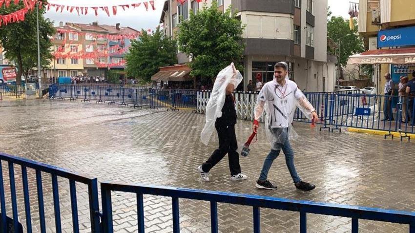 Gök gürültülü sağanak yağışlar ve kuvvetli rüzgar geliyor!