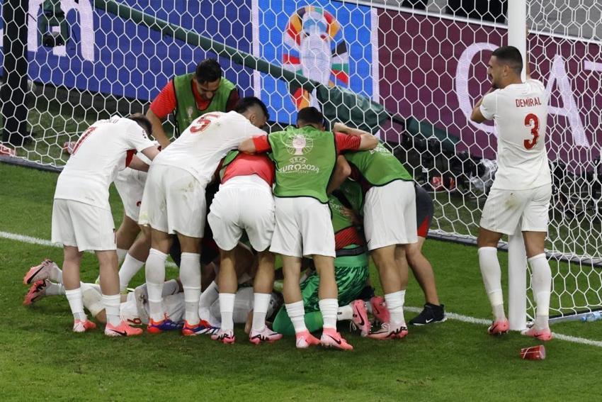 Türkiye EURO 2024'te son 16 turunda!