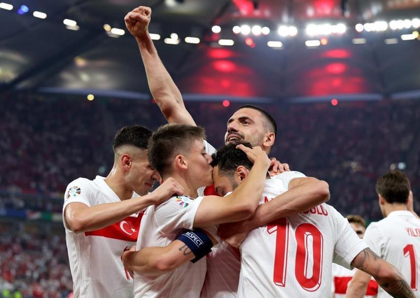 Türkiye EURO 2024'te son 16 turunda!