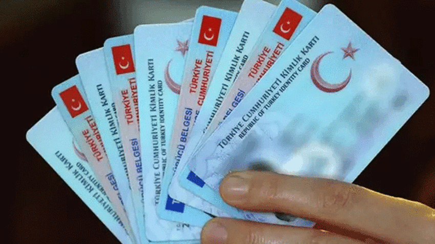 Ehliyet ve kimliklerle ilgili flaş detay! Eskiler iptal ediliyor, yeniler eve kadar geliyor