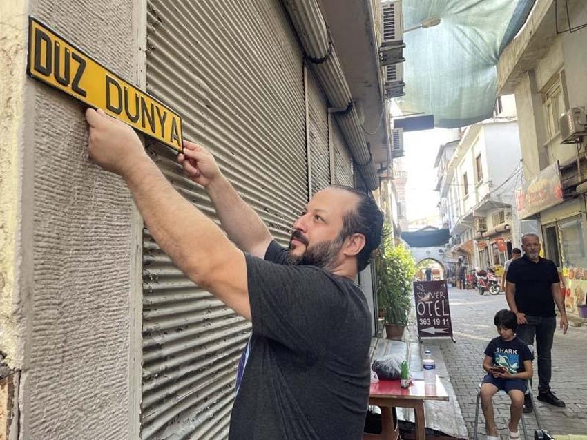 Adana'da dünyanın düz olduğunu kanıtlayamadı, sokağa "Düz Dünya" ismi verilmesi için başvurdu