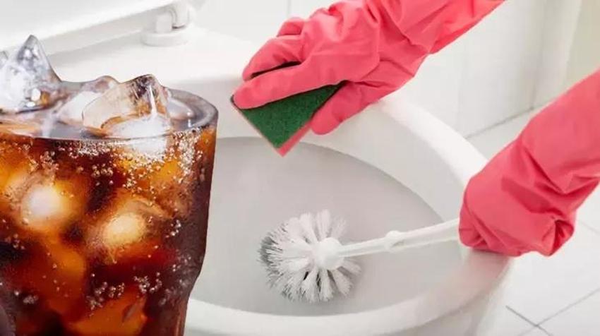 Klozet, lavabo tek ovalamada parlıyor; Bu yöntemi ilk ev kadınları buldu: Ne sararma ne kir kalıyor