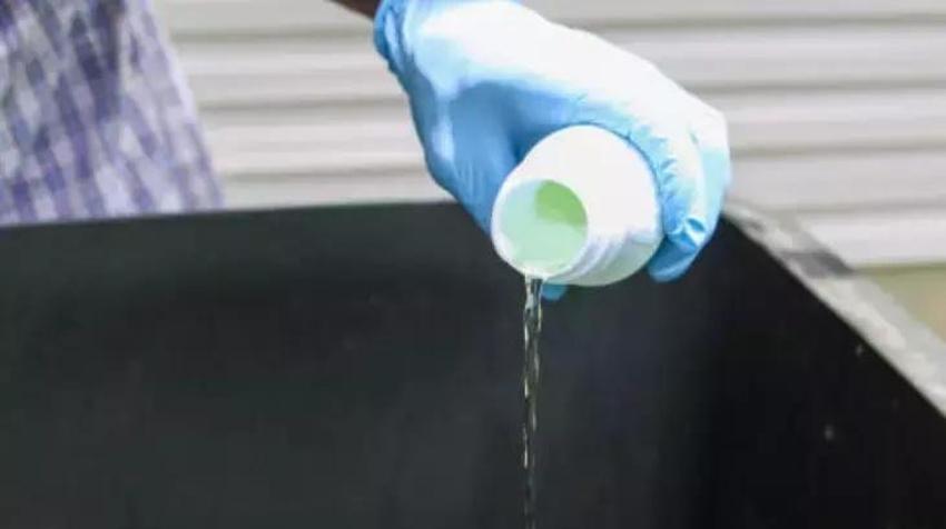 Klozet, lavabo tek ovalamada parlıyor; Bu yöntemi ilk ev kadınları buldu: Ne sararma ne kir kalıyor