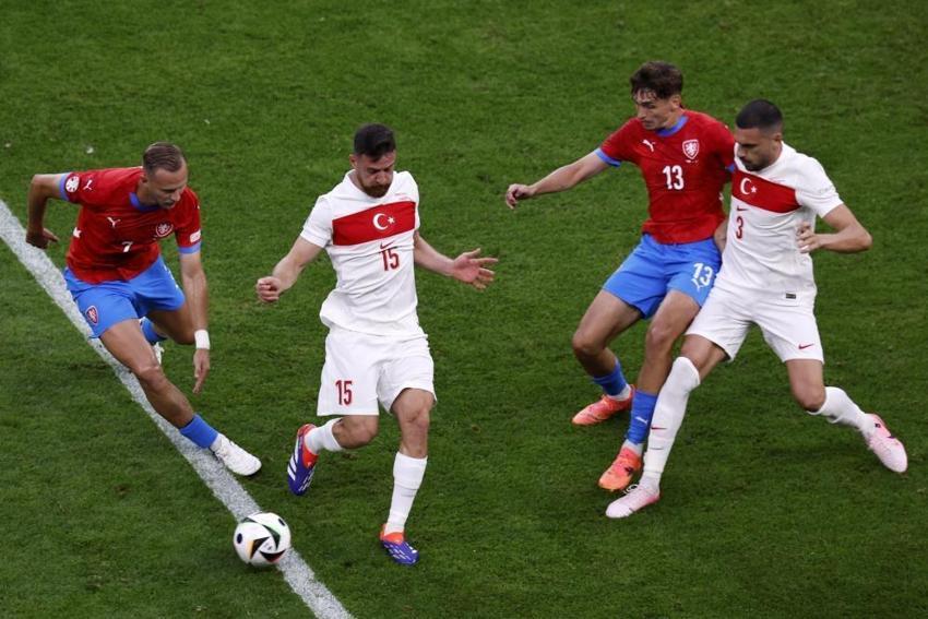 Avusturya'da Türkiye korkusu başladı! Samet Akaydın ve Hakan Çalhanoğlu ismini yazıp uyardı