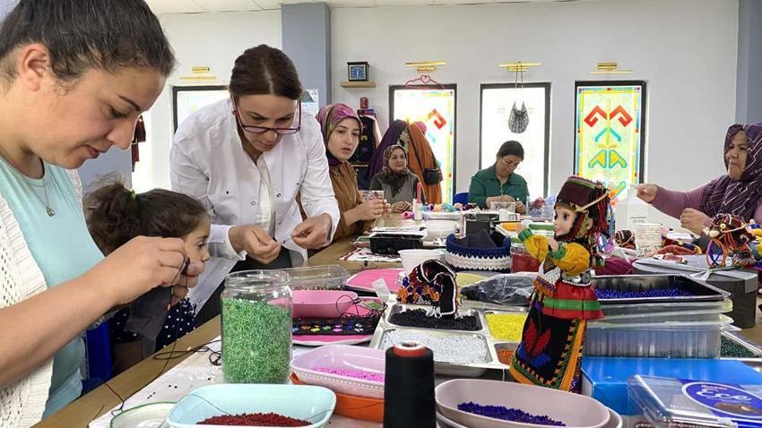 Kadınlara gelir kapısı oldu! 800 ile 20 bin lira arasında satılıyor