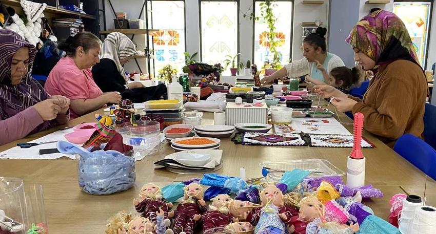 Kadınlara gelir kapısı oldu! 800 ile 20 bin lira arasında satılıyor