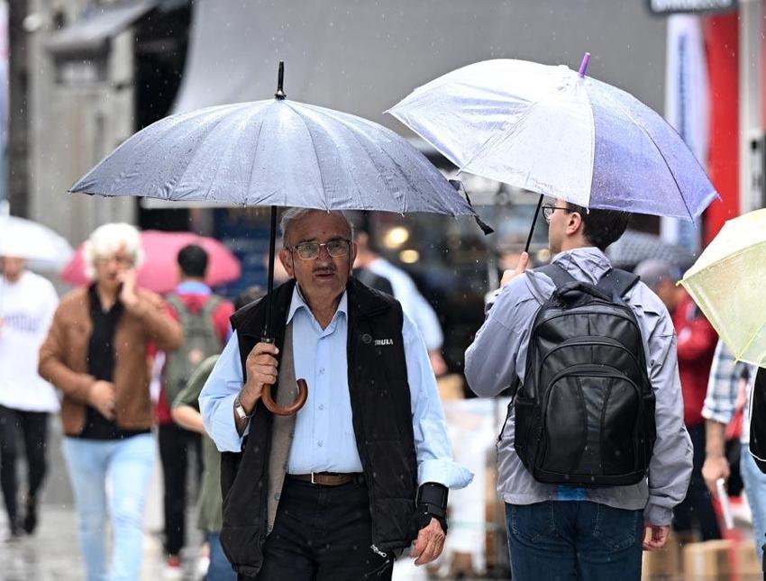 Sağanak yağışlar gök gürültüsü ve fırtına ile geliyor! Meteoroloji son raporunu yayınladı 15 şehri uyardı
