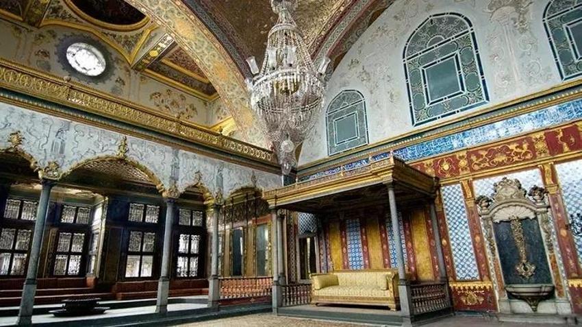 Topkapı Sarayı gece turları: Topkapı Sarayı gece turları hangi günler? 2024 Topkapı Sarayı ziyaret saatleri