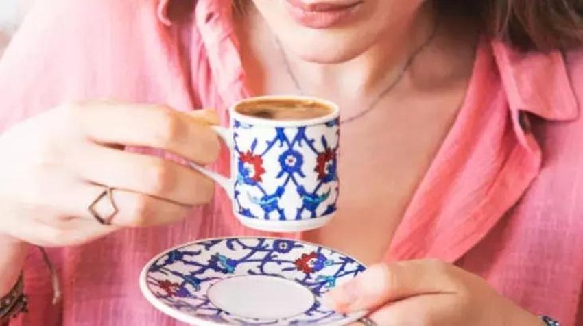 Türk kahvesinin içine limon damlatınca ne olur? Bu kürü uygulayanın metabolizması uçuyor