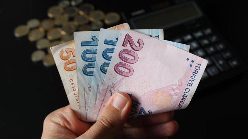 Emekli ve memur milyonlar nefesini tuttu! Zam oranı ortaya çıktı! İşte en düşük emekli ve memur maaşı