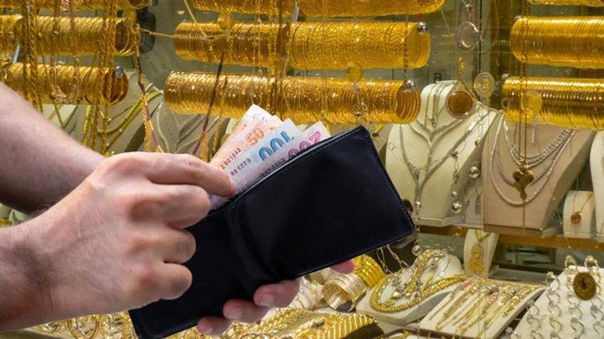Altın fiyatları tepetaklak oldu! Yatırımcıya kritik uyarı geldi, rekor üstüne rekor gelecek