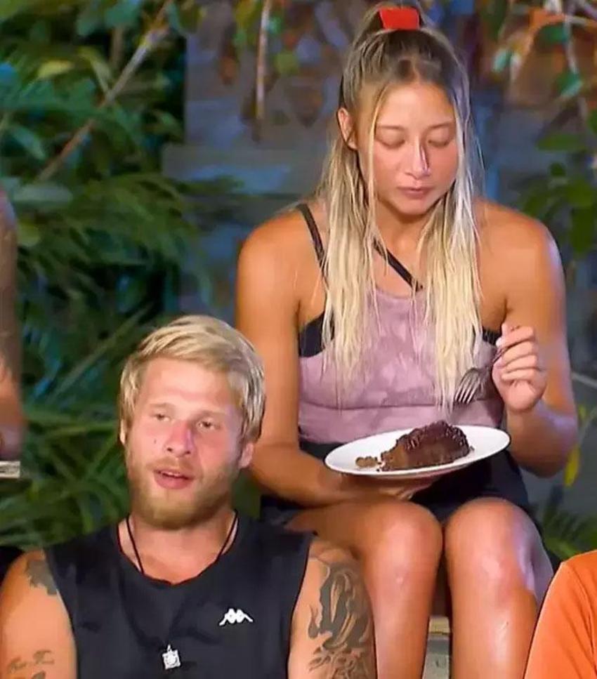 Survivor Yunus Emre’ye eşinin yanında Aleyna Kalaycıoğlu sorusu: ‘Sakin ol’