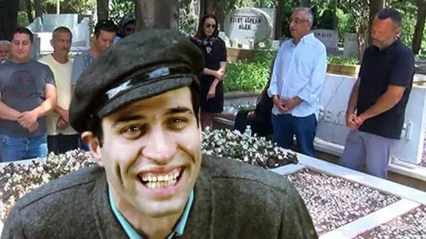 Kemal Sunal'sız 24 yıl! Mezarı başında anıldı: 'Sensiz hayatım seninle geçirdiğim hayatımı geçti'