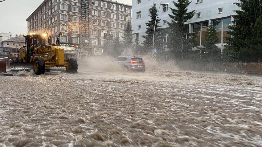Gök gürültülü sağanak yağışlar geliyor! Meteoroloji birçok il için kuvvetli rüzgar uyarısında bulundu