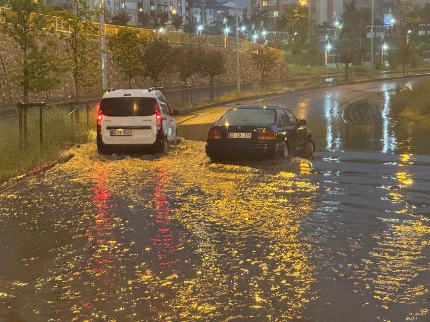 Gök gürültülü sağanak yağışlar geliyor! Meteoroloji birçok il için kuvvetli rüzgar uyarısında bulundu