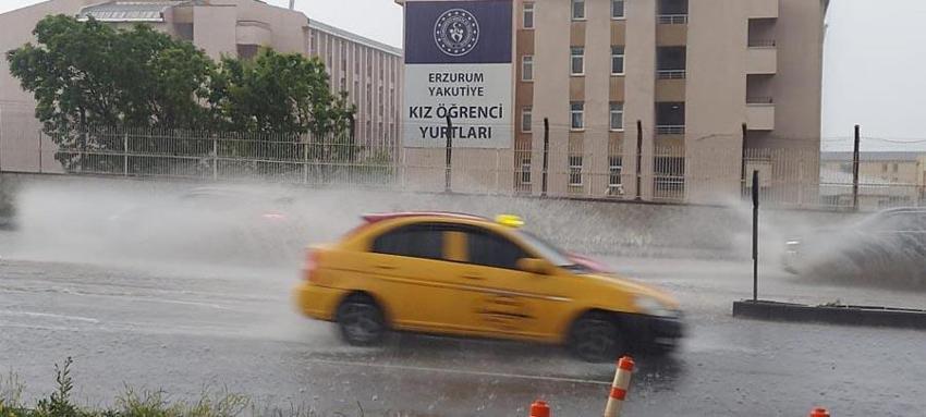 Gök gürültülü sağanak yağışlar geliyor! Meteoroloji birçok il için kuvvetli rüzgar uyarısında bulundu