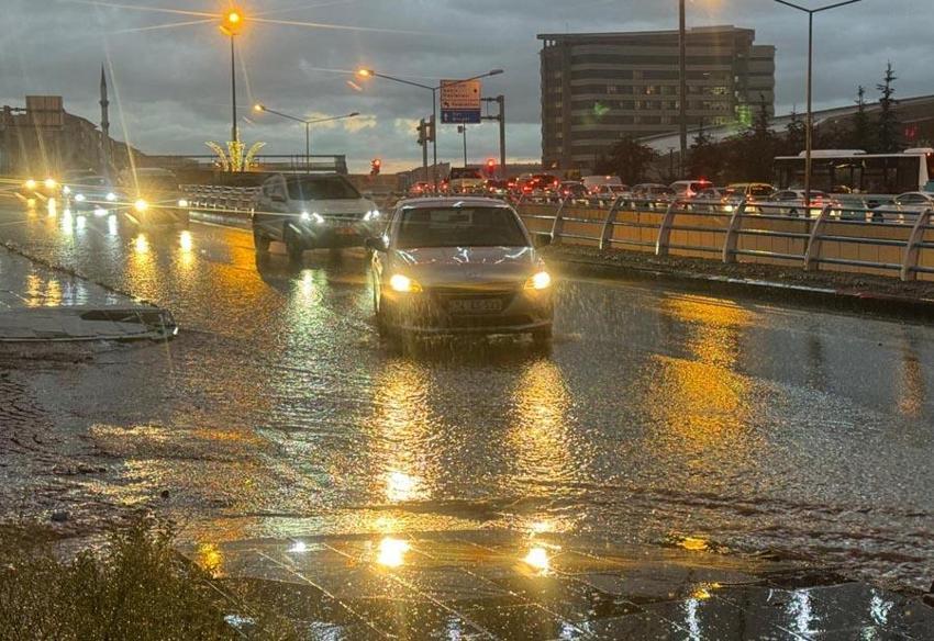 Gök gürültülü sağanak yağışlar geliyor! Meteoroloji birçok il için kuvvetli rüzgar uyarısında bulundu
