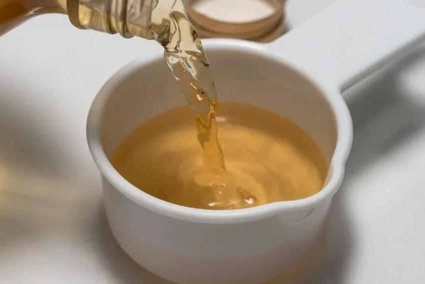 Yıkadığınız çamaşırlar kokuyor mu? Çamaşar makinesini 20 dakikada ilk günkü haline döndürüyor! Doğal karışımı hızlıca hazırlayıp, tambura atın!
