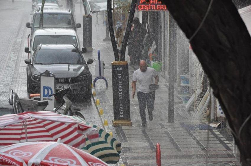 Gök gürültülü sağanak yağışlar geliyor! Meteoroloji uyardı: Sele neden olabilir