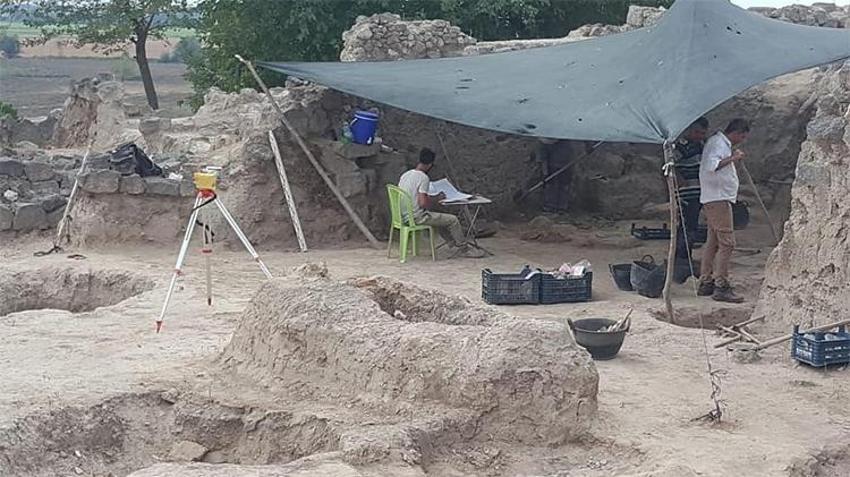 Tatarlı Höyük'te Adana'nın 9 bin yıllık tarihi gün yüzüne çıkıyor