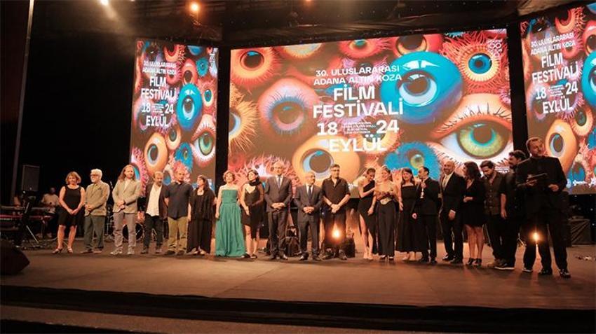 Pamuğun kozası festivalin simgesi oldu: Yılmaz Güney ve Fatma Girik damga vurdu! Altın Koza Film Festivali başvuruları başladı