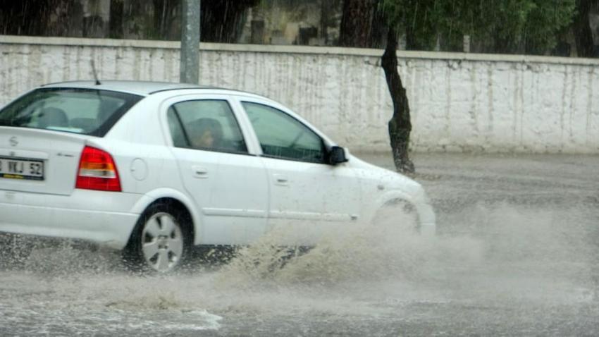 Meteoroloji'den son dakika yağmur uyarısı! Kavurucu sıcaklara kısa mola: İstanbul, Ankara, İzmir 