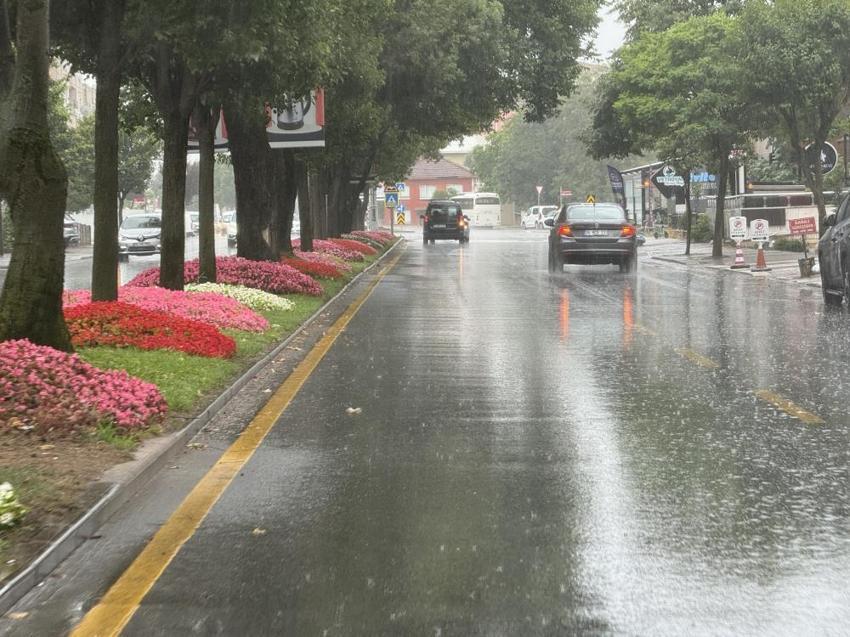 Meteoroloji'den son dakika yağmur uyarısı! Kavurucu sıcaklara kısa mola: İstanbul, Ankara, İzmir 