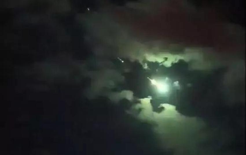 Göktaşı hangi illere, nereye düştü? İstanbul'a göktaşı mı düştü? Meteor hangi şehirlerde görüldü?