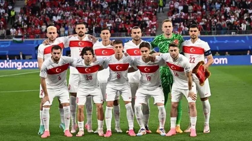 İstanbul'da milli maç izlenecek mekanlar! Türkiye Hollanda milli maçı dev ekran nereye kuruldu?