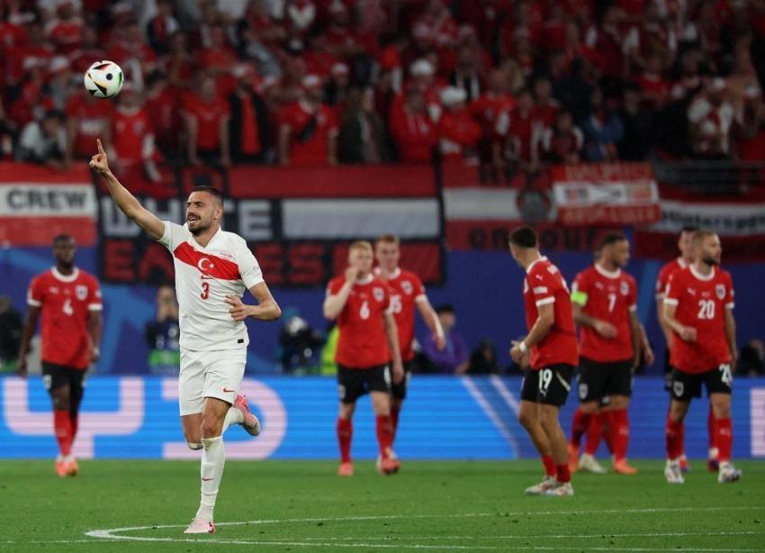 Hollandalı yıldız Memphis Depay'dan sonra Blind de Türk taraftarları sinir etti, resmen küçümsedi