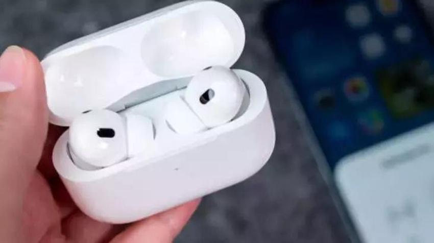 Airpods kulaklığı bu yöntemle temizleyince kutudan yeni çıkmış gibi oluyor!