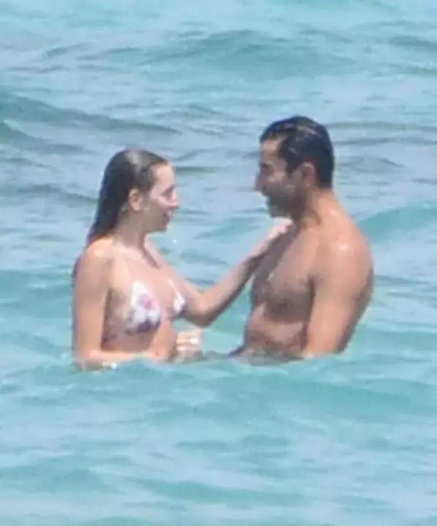 Kenan İmirzalıoğlu - Sinem Kobal çifti sezonu Çeşme'de açtı! Denizde keyifli anlar yaşadılar 